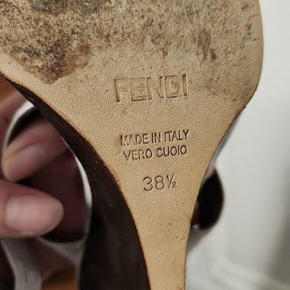 Fendi women's white sandals in size 38.5 - Picture 5 of 9